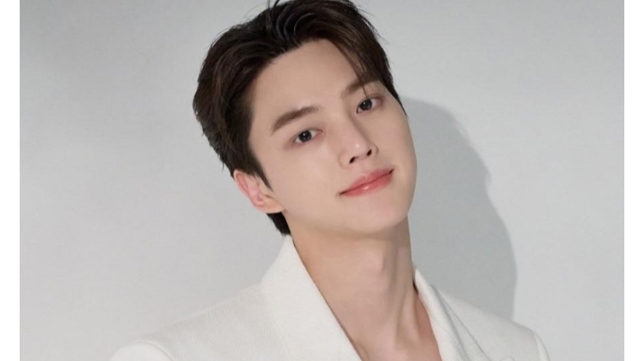 Akan Jalani Wajib Militer, Song Kang Sampaikan Pesan Menyentuh Kepada Penggemar./Sumber foto: Soompi - Image