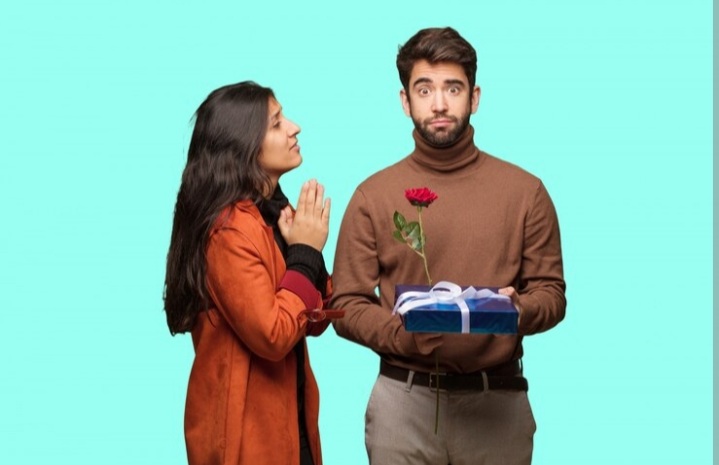 Memahami sisi buruk love language dalam hubungan romantis./Sumber foto: freepik/ asier_relampagoestudio - Image