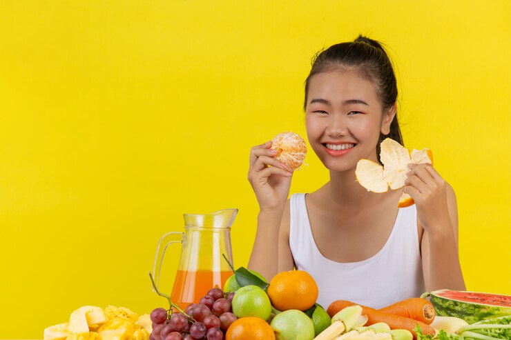 Ilustrasi Mengonsumsi Buah (Freepik) - Image