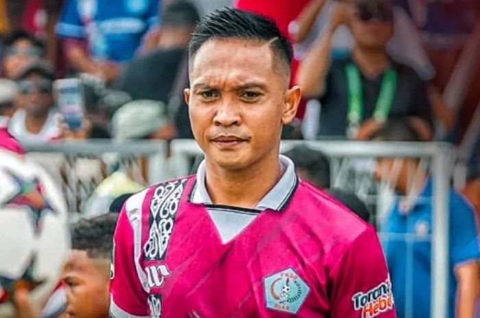 SETARA: M Tahir berani menunjukkan kemampuan pemain lokal tidak kalah dengan pemain naturalisasi jika PSSI bikin uji coba untuk keduanya. (timnaszone_id) - Image