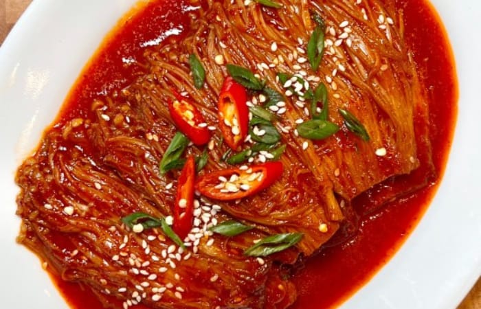 Hidangan jamur enoki pedas ala Korea (iankewks.com) - Image