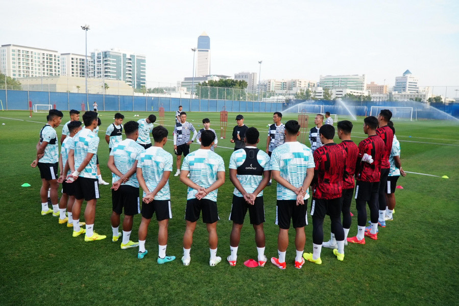 Skuad Garuda U-23 menjalani latihan perdana di Dubai dalam persiapan berkompetisi di Piala Asia U-23 (Sumber Foto : PSSI) - Image
