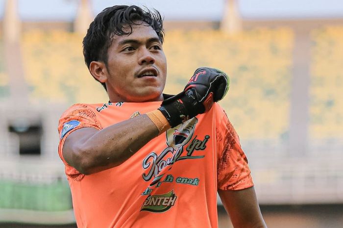 JADI TUMPUAN: Absennya Ernando Ari yang harus membela Timnas Indonesia akan jadi salah satu kesempatan terbaik bagi Andhika Ramadhani untuk menunjukkan ketangguhannya. (Instagram Andhika Ramadhani) - Image