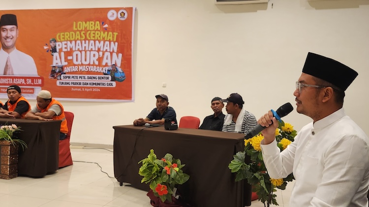 Mantan bupati Sinjai periode 2018-2023, Andi Seto Asapa, mengingatkan bahwa Alquran tidak boleh terasing dari kelompok masyaraka manapun. - Image