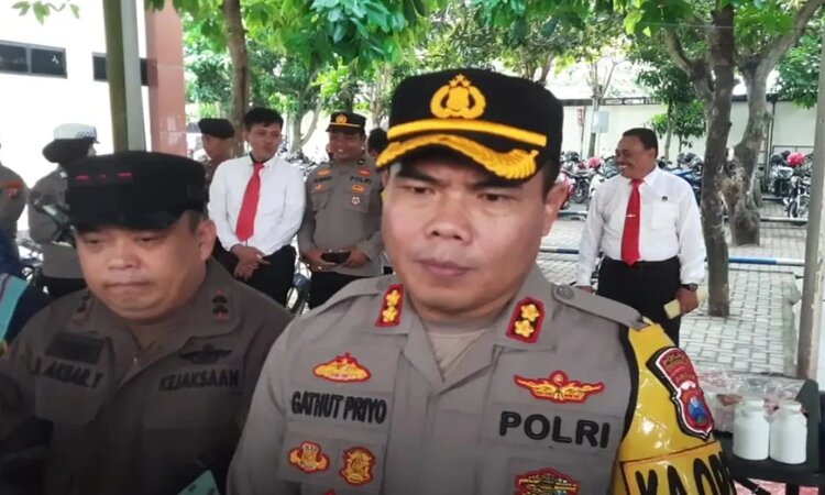 Kapolres Trenggalek AKBP Gathut Sunu Supriyono./Polres Trenggalek - Image