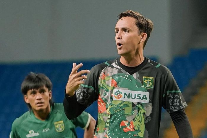 TAK KHAWATIR: Paul Munster tak khawatir terkait jadwal yang sering berubah di Liga 1 Indonesia. (Persebaya Surabaya) - Image