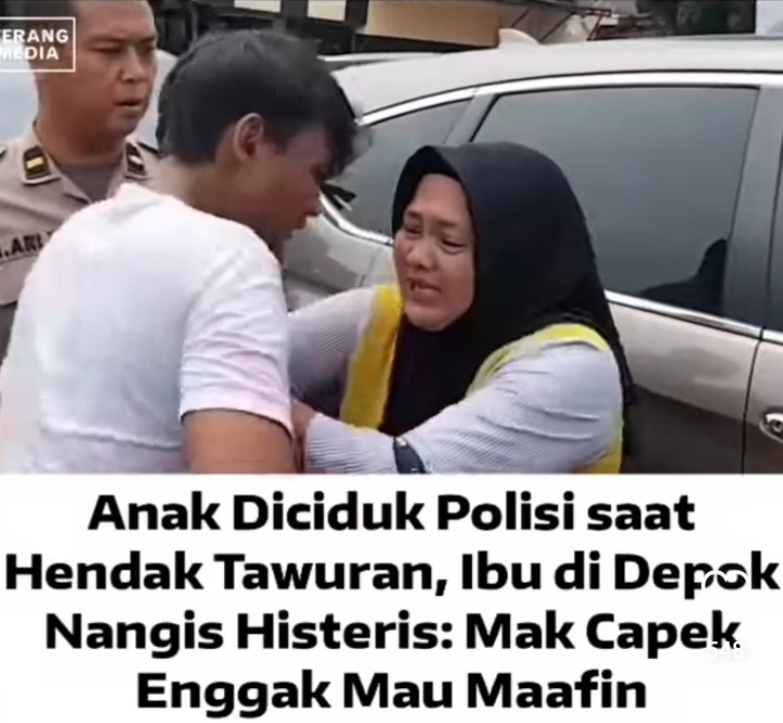 Viral seorang pemuda menangis histeris di hadapan ibunya karena diamankan oleh Polres Metro Depok, Jawa Barat akibat terlibat tawuran. (Instagram) - Image