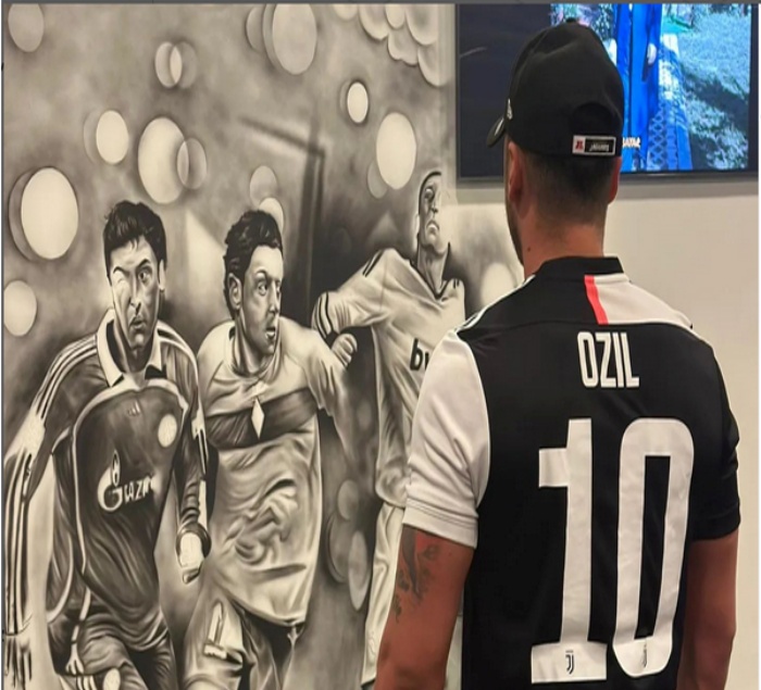 CINTA JUVE: Mesut Oezil menyatakan kecintaannya kepada Juventus lewat postingan di Instagram. (Instagram/@m10_official) - Image