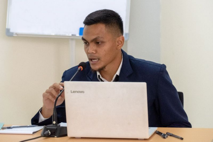 BERPRESTASI: Selain jago di lapangan, Rachmat Irianto juga jago di bidang akademik dengan menyelesaikan pendidikan S1 di UNESA. (www.unesa.ac.id) - Image
