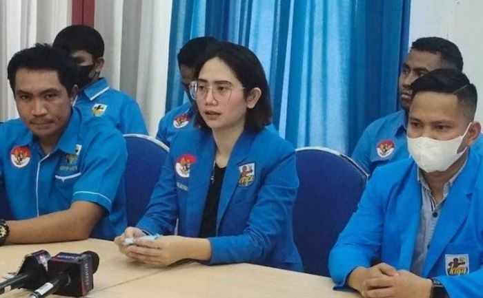Ketua Umum KNPI Putri Khairunnisa meminta jabatan Anwar Usman sebagai ketua MK dikembalikan. - Image