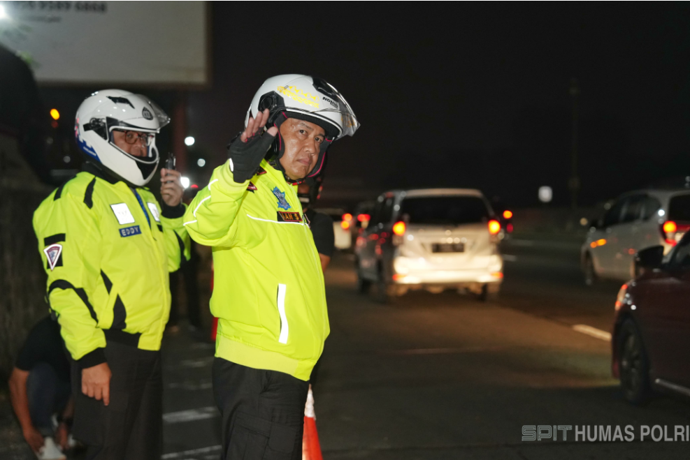 Kakorlantas Polri Irjen Pol Aan Suhanan melakukan patroli bersama tim urai kemacetan./mediahub.polri.go.id - Image