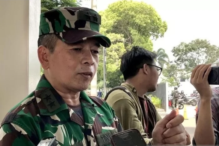 Kepala Pusat Penerangan (Kapuspen) TNI Mayjen TNI Nugraha Gumilar menjelaskan bahwa pihak TNI AL dan Polri telah meminta maaf terkait bentrokan kedua belah pihak di Sorong, Minggu (14/4). - Image