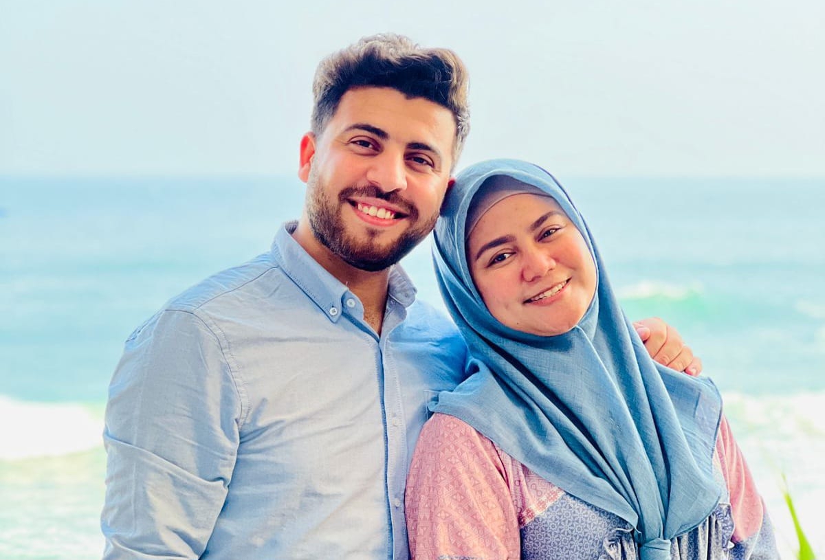 Ayuk Aida dan suami, YouTuber Palestina Oday Al Akhras. - Image