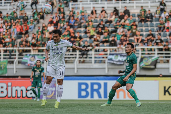 KALAH DI KANDANG: Pertemuan pertama Persebaya Surabaya vs Dewa United di kandang Green Force yang berakhir kekalahan bagi Persebaya Surabaya. (Persebaya Surabaya) - Image