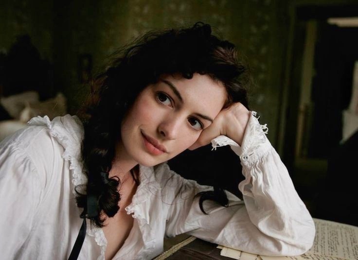 Ilustrasi Anne Hathaway yang memerankan tokoh penulis brilian dan cerdas Jane Austen. / Sumber Foto: (Pinterest/Bustle) - Image
