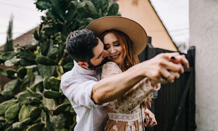 Ilustrasi sepasang kekasih. (Pexels/Lauren Hogue) - Image