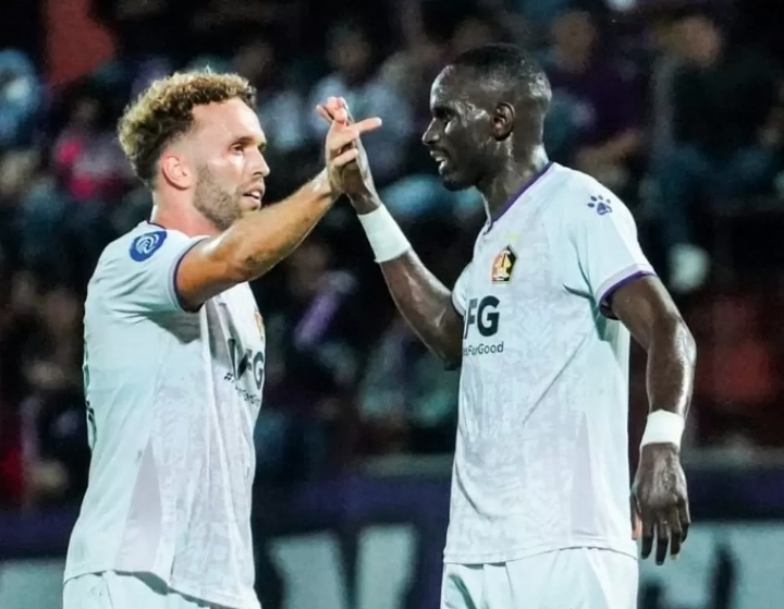 Dua pemain Persik, Ze Valente dan Flavio Silva. Tim berjuluk Macan Putih ini melapor ke Satgas Anti Mafia Bola karena ada dugaan pengaturan skor saat mereka takluk 7-0 dari Bhayangkara FC. - Image