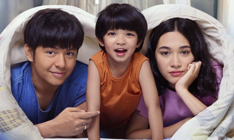Poster film Dua Hati Biru. (Dok. Starvision) - Image