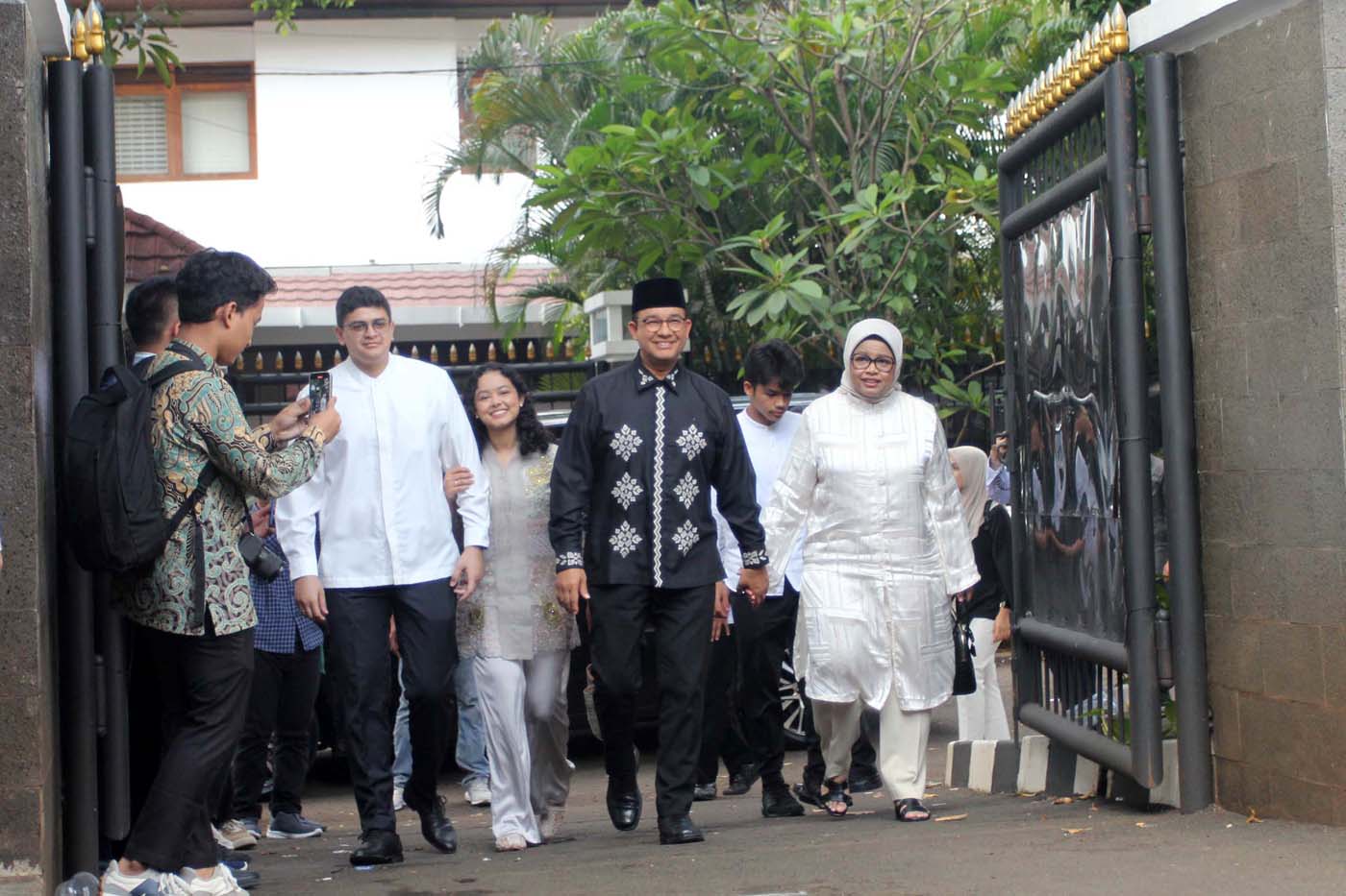 Capres nomor urut 1, Anies Baswedan beserta keluarga menyambangi rumah dinas Wakil Ketua DPR sekalig