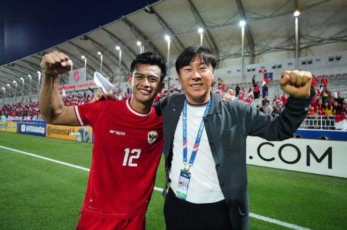 PUNYA KARAKTER POSITIF: Shin Tae-yong terkenal punya aura positif yang bisa membawa Timnas Indonesia U-23 berjaya di Piala Asia U-23. (Instagram Shin Tae-yong) - Image
