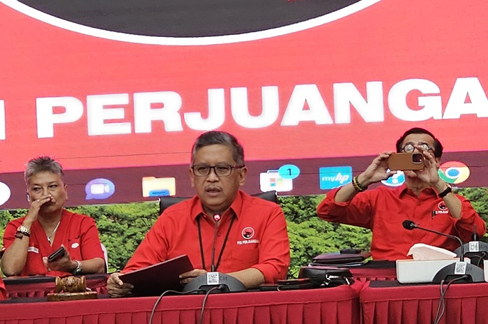 Sekretaris Jenderal (Sekjen) Hasto Kristiyanto di kantor DPP PDIP, Jalan Diponegoro, Jakarta Pusat, Senin (22/4). - Image