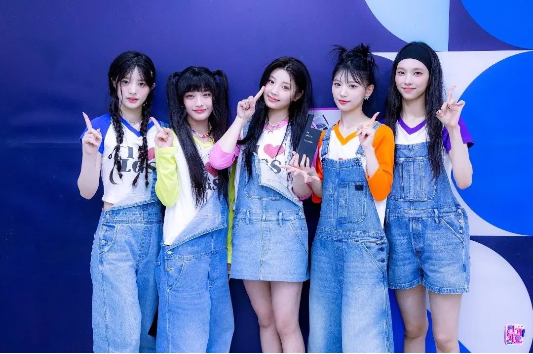 Illit, girl group atau grup vokal perempuan pendatang baru asal Korea Selatan meraih kesuksesan sudah sejak awal kemunculannya. - Image