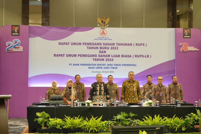 Jajaran direksi Bank UMKM Jawa Timur. - Image