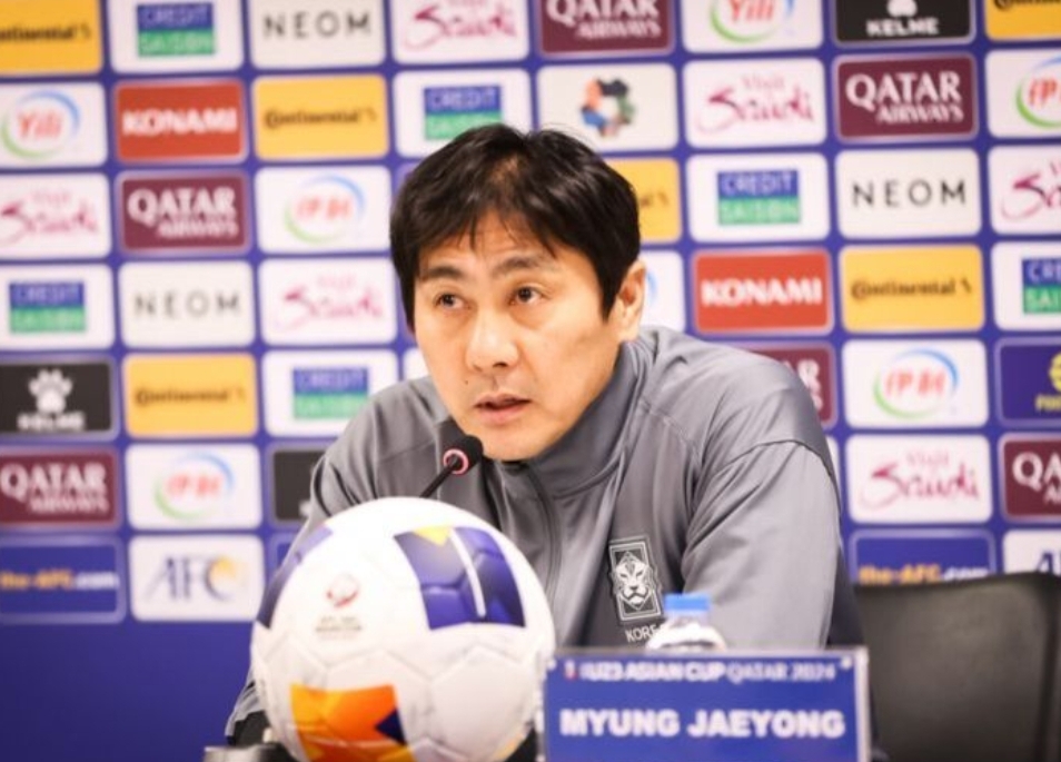 Asisten pelatih Korea Korea Selatan (Korsel) Myung Jae-yong - Image