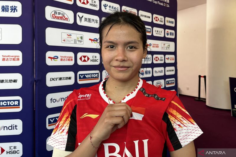 Tunggal putri Indonesia Komang Ayu Cahya Dewi saat ditemui usai pertandingan laga kualifikasi grup Piala Uber 2024 di Chengdu Hi Tech Zone Sports Center Gymnasium, Chengdu, China, Sabtu (27/4/2024). - Image