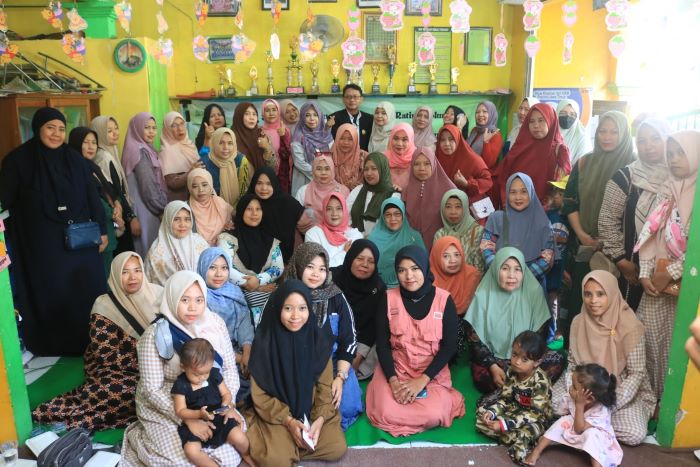 Fatayat NU Kolursari dan Pelaku UMKM Kabupaten Pasuruan menggelar silaturahmi di Desa Kolursari, Kecamatan Bangil. - Image