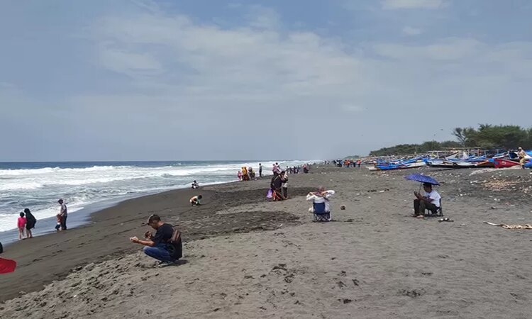 Kawasan Wisata Pantai Dewaruci, Jatimalang (sumber: Radar Purworejo) - Image