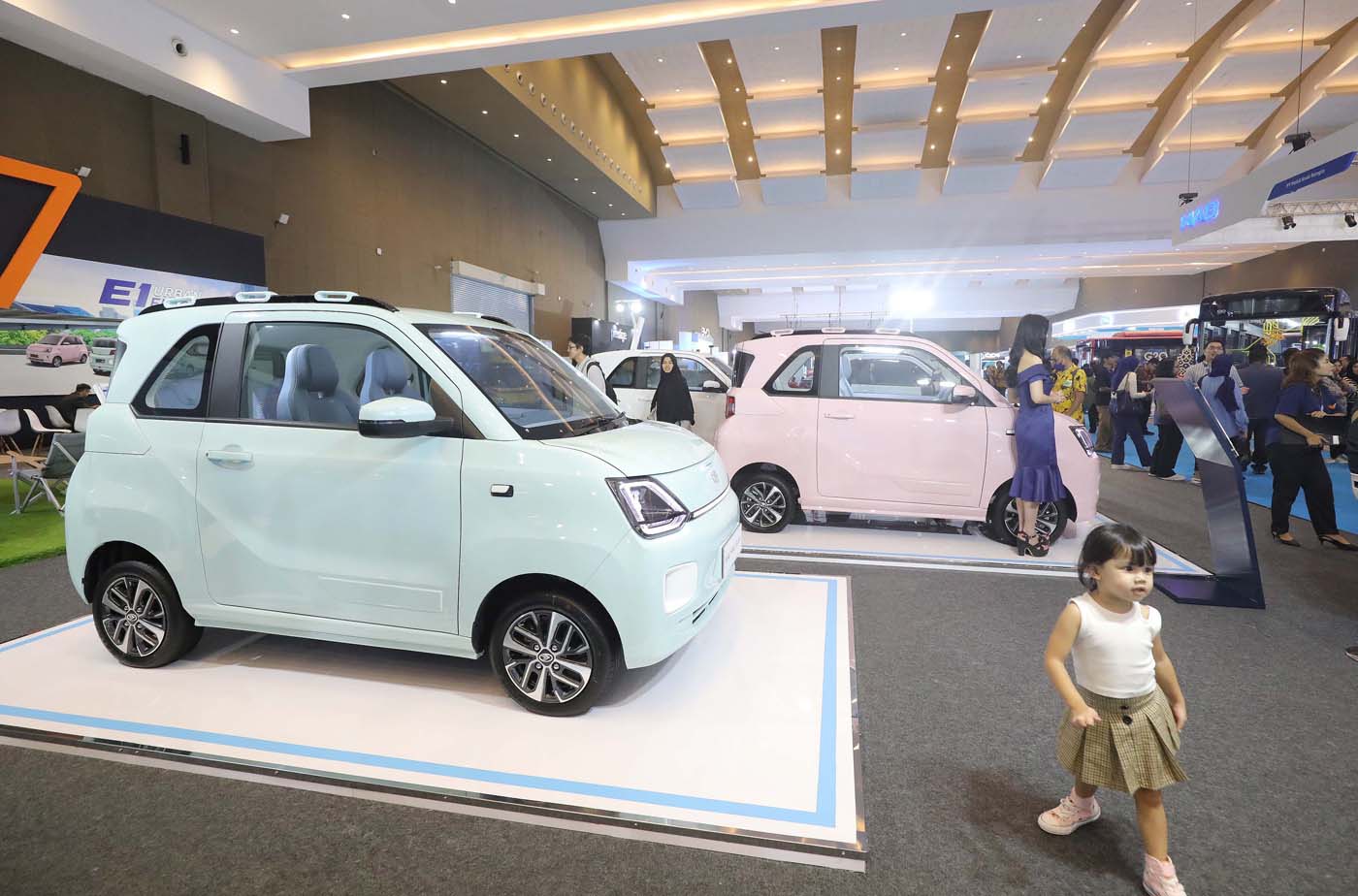 Booth Seres tampil pada Pameran khusus kendaraan listrik Periklindo Electric Vehicle Show (PEVS 2024