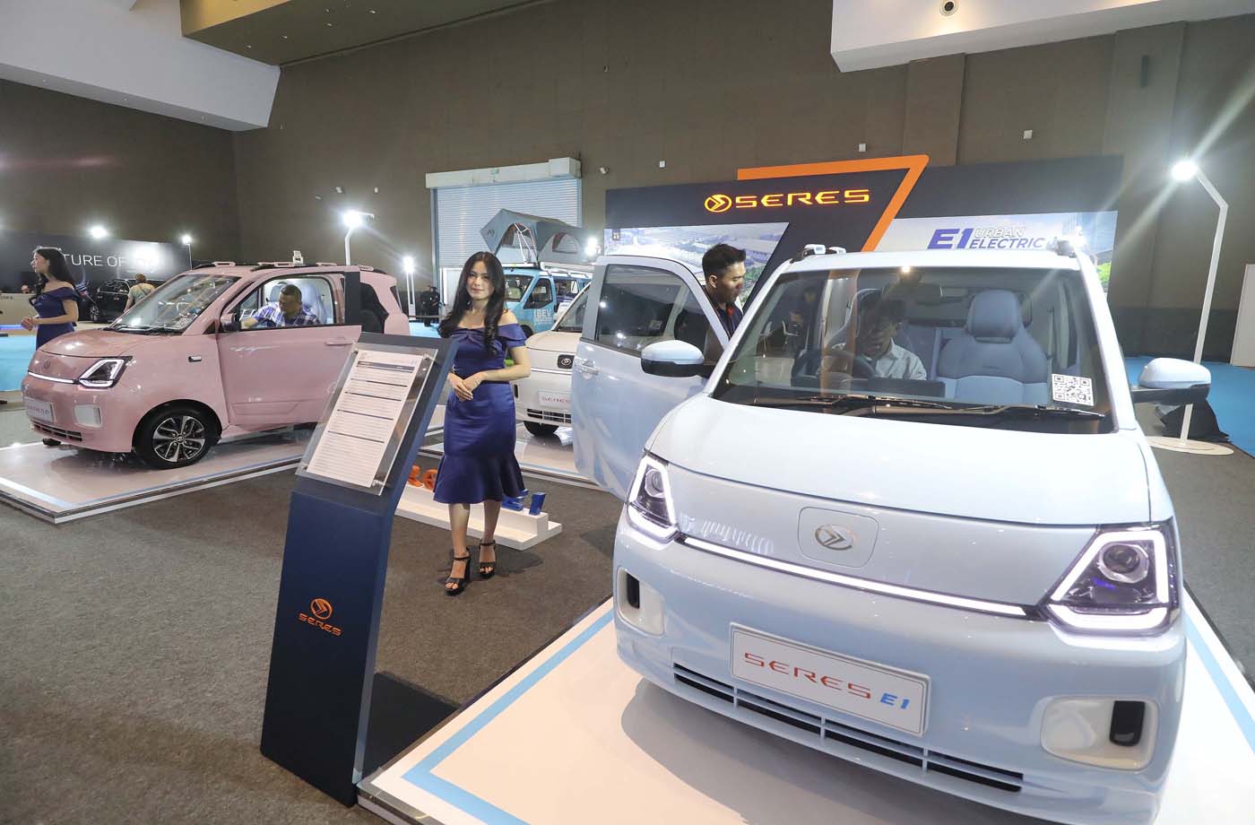 Booth Seres tampil pada Pameran khusus kendaraan listrik Periklindo Electric Vehicle Show (PEVS 2024