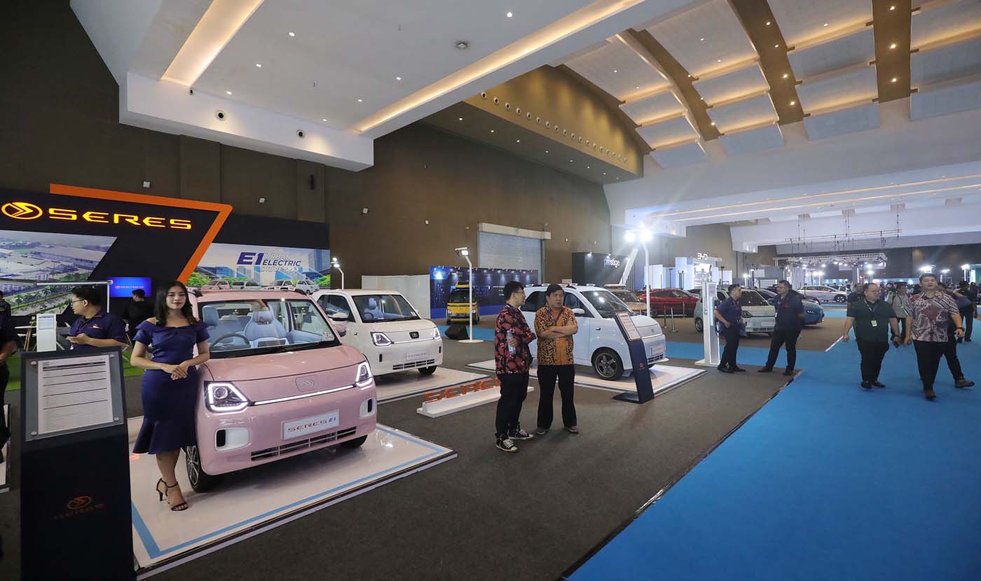 Booth Seres tampil pada Pameran khusus kendaraan listrik Periklindo Electric Vehicle Show (PEVS 2024