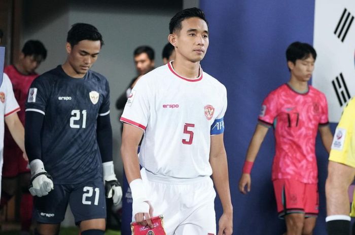 TANPA KAPTEN: Shin Tae-yong harus memutar otak untuk menutup lubang di lini belakang karena ditinggal Rizky Ridho. (Instagram Rizky RIdho) - Image