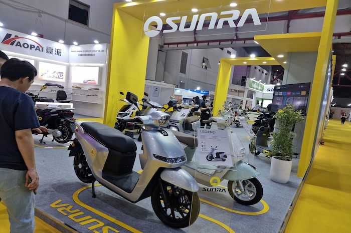 Ilustrasi: Merek sepeda motor listrik Sunra ikut hadir di PEVS 2024. (RianAlfianto/JawaPos.com). - Image