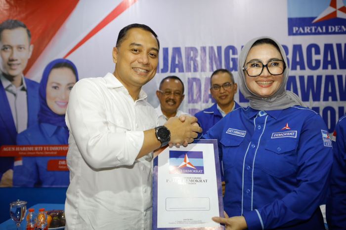 Ketua DPC Demokrat Lucy Kurniasari (kanan) dan Eri Cahyadi (kiri). - Image