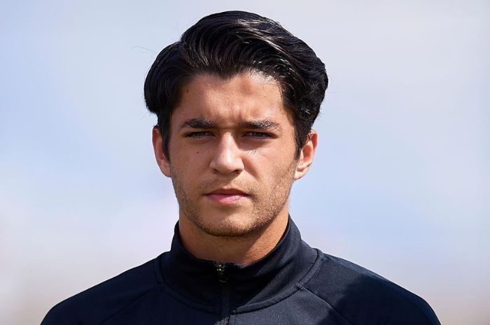 DITUNGGU: Kehadiran pemain naturalisasi ini sangat ditunggu pencinta sepak bola Timnas Indonesia untuk berjuang di Kualifikasi Piala Dunia 2026. (Instagram Kaya Simons) - Image