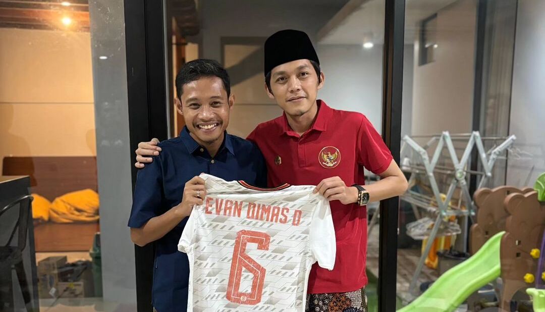 Evan Dimas bersama Gus Iqdam (Instagram Gus Iqdam) - Image