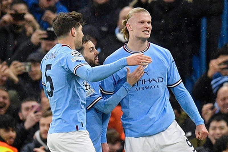 Striker Manchester City Erling Haaland (kanan). (ANTRA/AFP/Oli Scarff/aa.) - Image