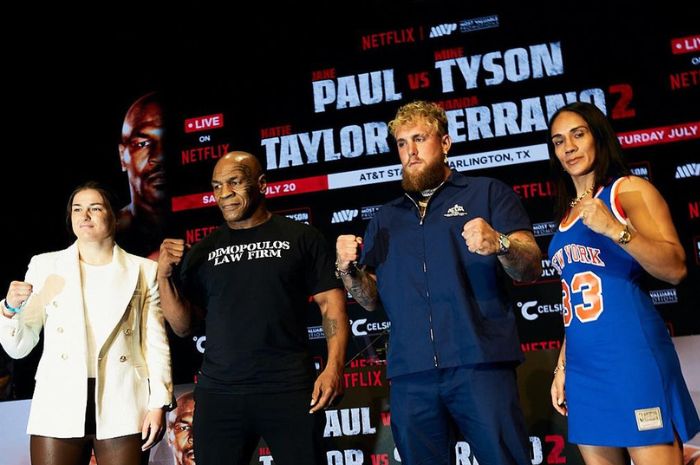 NAIK RING LAGI: Mike Tyson naik ring lagi di usia 57 tahun menghadapi Jake Paul yang terpaut 30 tahun dengan usia 27 tahun. (Instagram Mike Tyson) - Image