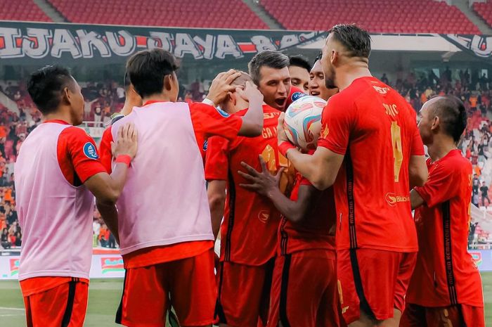 SANKSI TAMBAHAN: Persija Jakarta dapat sanksi tambahan jelang kompetisi yang akan berlangsung pada beberapa bulan ke depan pasca Championship Series berakhir. (Persija Jakarta - Image