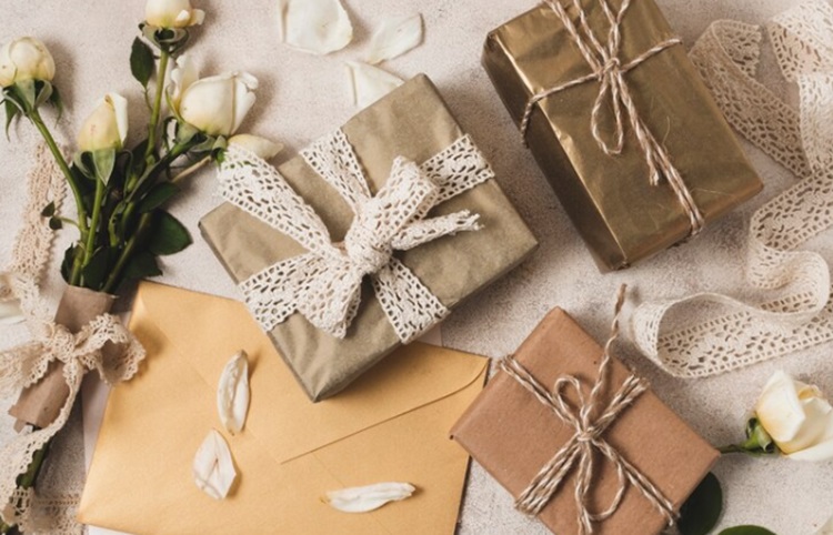 ILUSTRASI Kado pernikahan. - Image