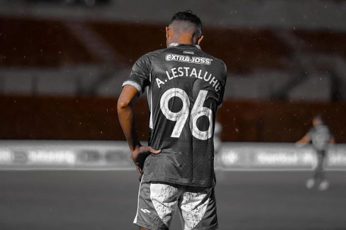 DIKABARKAN MERAPAT: Abduh Lestaluhu dikabarkan merapat ke Persebaya Surabaya gantikan Sayuri bersaudara yang memilih bergabung dengan Malut United. (Instagram Abduh Lestaluhu) - Image