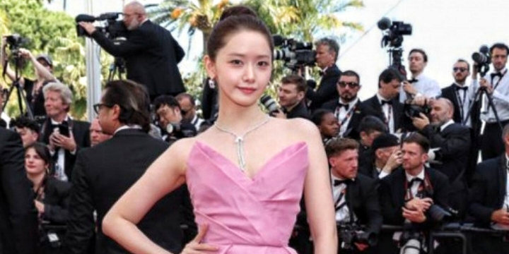 YoonA Tampil Memukau Untuk Pertama Kalinya di Festival Film Cannes 2024. Sumber foto: Pinkvilla.com - Image