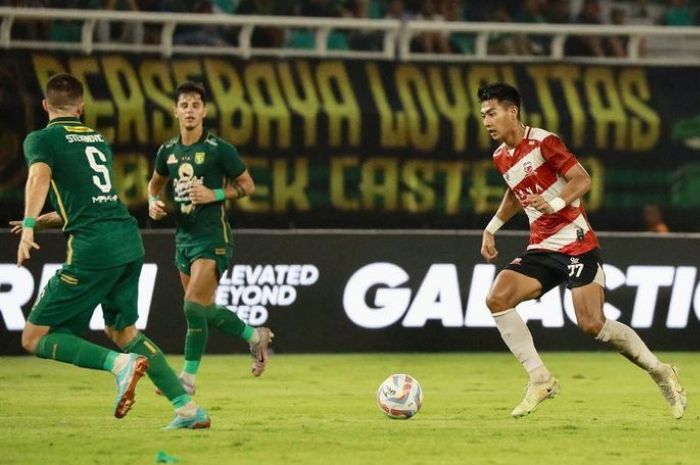 MONCER: Malik Risaldi (kanan) sempat dikaitkan dengan Persebaya Surabaya untuk menambah daya gedor Green Force di lini depan bersama Bruno Moreira. (Instagram Malik Risaldi) - Image