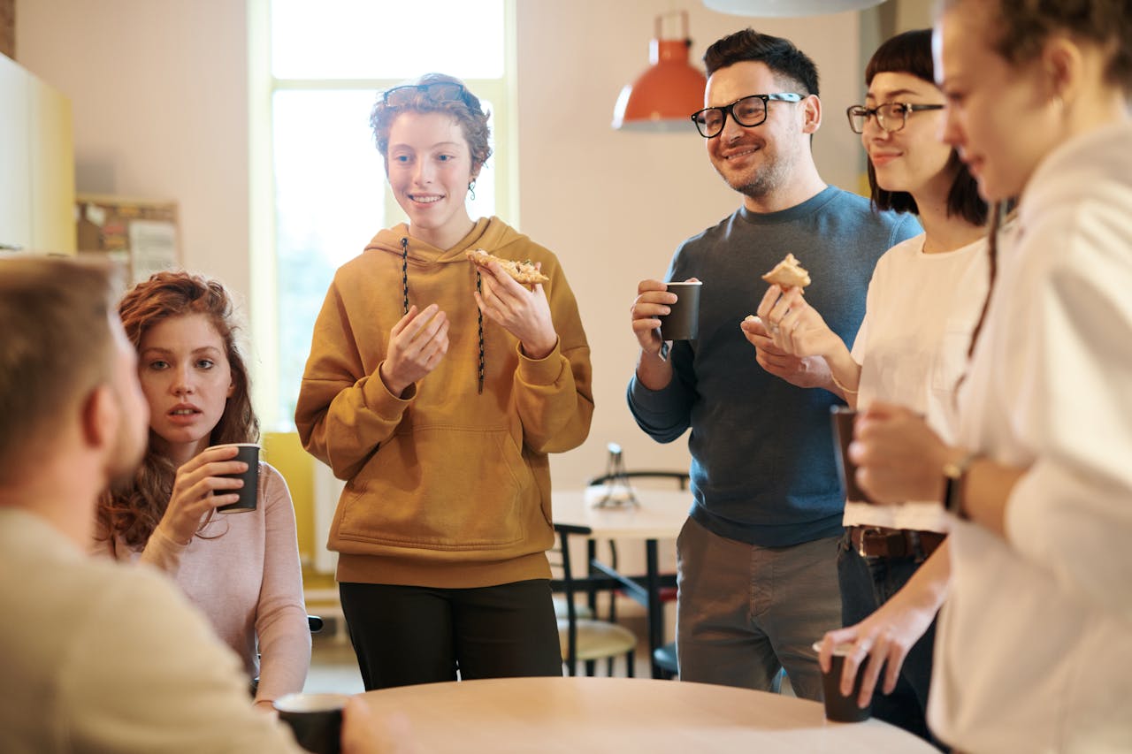 Kebiasaan yang tidak dilakukan orang sukses saat istirahat makan siang./Pexels/fauxels - Image
