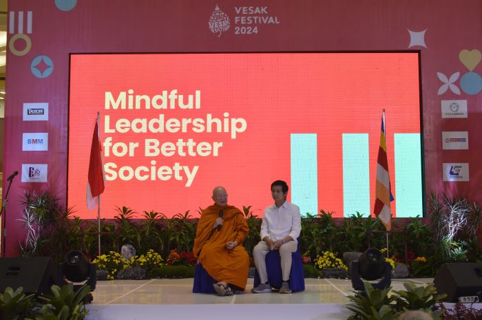 Vesak Festival Surabaya 2024 diisi pemutaran film Hakiki, Life as a Buddhist Monk. - Image