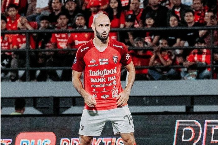 JADI PESAING: Jika rumor transfer Mohamed Rashid benar terjadi, lini tengah Persebaya Surabaya akan sangat kompetitif dan dipenuhi talenta bintang. (Instagram Mohammed Rashid) - Image
