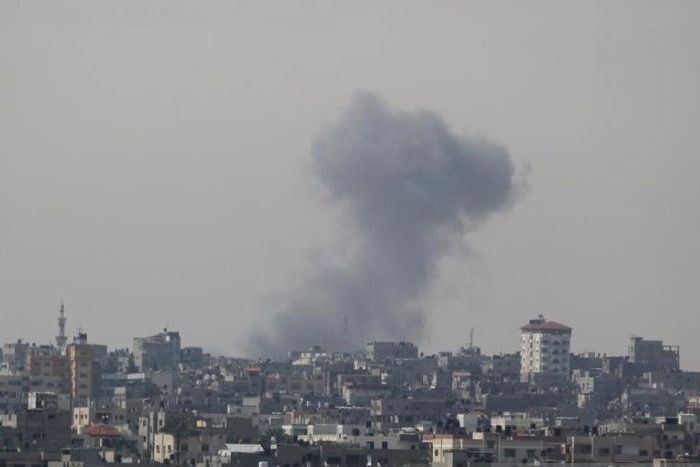 Ilustrasi serangan Israel di kota Rafah di Jalur Gaza selatan, Palestina. - Image